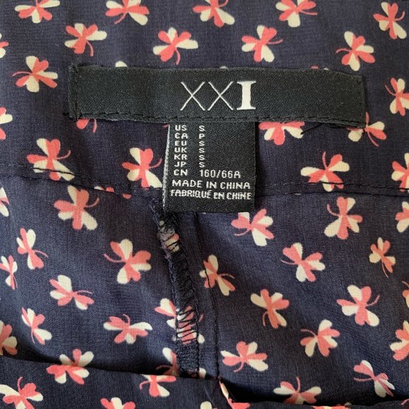 Forever 21 | Pattern Wide legged Pants - Picture 7 of 7